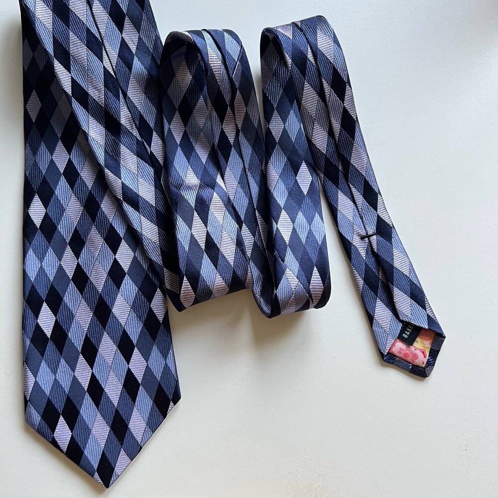 Ted Baker London 100% silk hand tailored tie diamond pattern